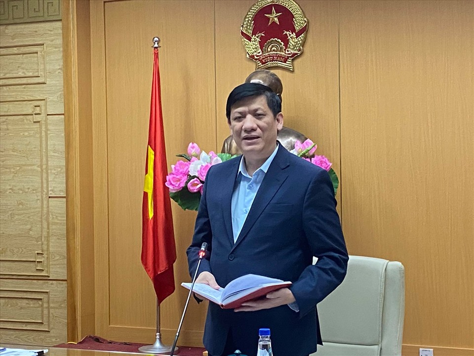 Bộ trưởng Bộ Y tế Nguyễn Thanh Long phát biểu tại cuộc họp. Ảnh: T.L
