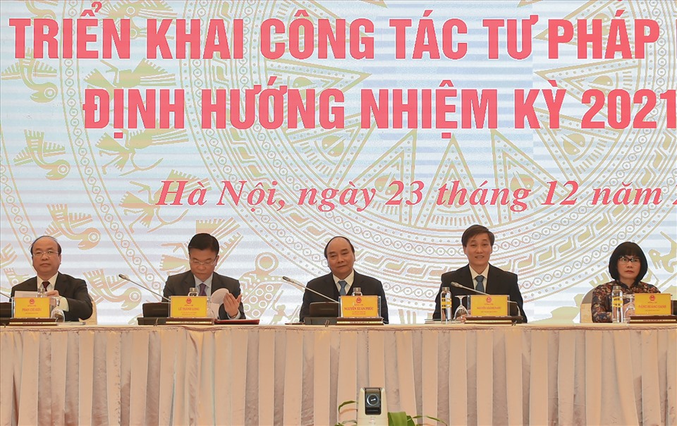 Thủ tướng Nguyễn Xuân Phúc dự và chỉ đạo Hội nghị tổng kết ngành Tư pháp năm 2020. Ảnh T.Vương