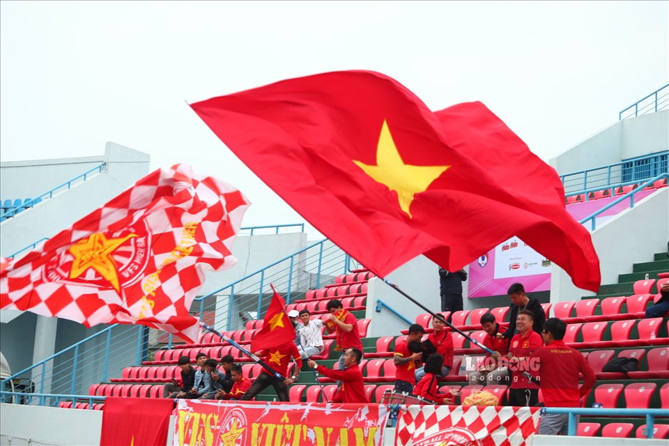 Chiều tối 23.12, đội tuyển Việt Nam có trận giao hữu đầu tiên với U22 Việt Nam trên sân vận động Cẩm Phả (Quảng Ninh).