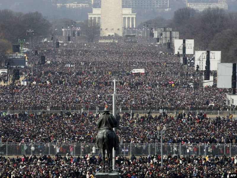 Lễ nhậm chức của Tổng thống Barack Obama năm 2008 có sự tham dự của cả triệu người. Ảnh: AFP