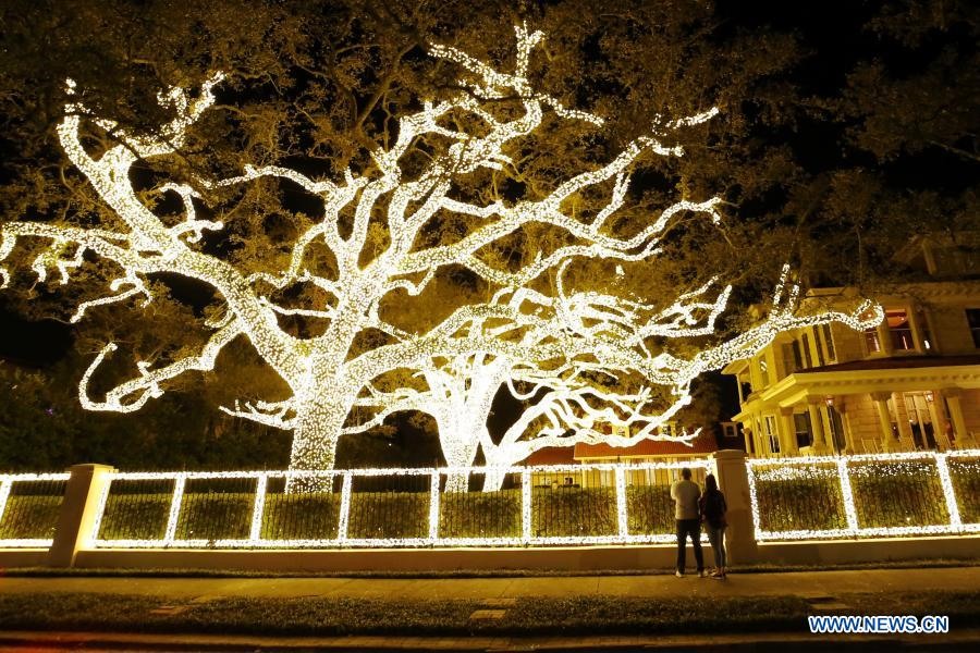 Trang trí Giáng sinh ở New Orleans, Louisiana, Mỹ. Ảnh: Xinhua