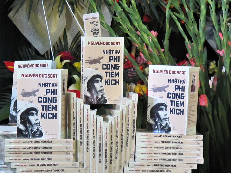 ''Nhật ký phi công tiêm kích'' là nguồn tư liệu quý về một thời hào hùng của Không quân Nhân dân Việt Nam. Ảnh: L.Q.V