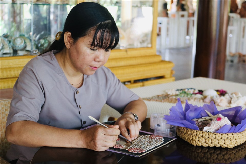 Những nghề gắn liền với cư dân làng biển Khánh Hoà ở làng nghề Trường Sơn. Ảnh:Phương Linh
