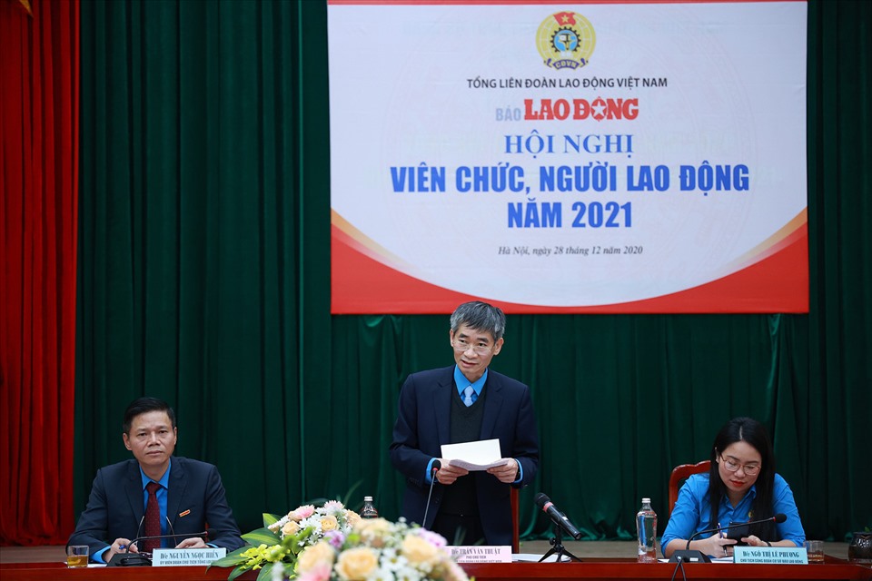 Ông Trần Văn Thuật - Phó Chủ tịch Tổng LĐLĐVN - phát biểu tại hội nghị. Ảnh: Hải Nguyễn.