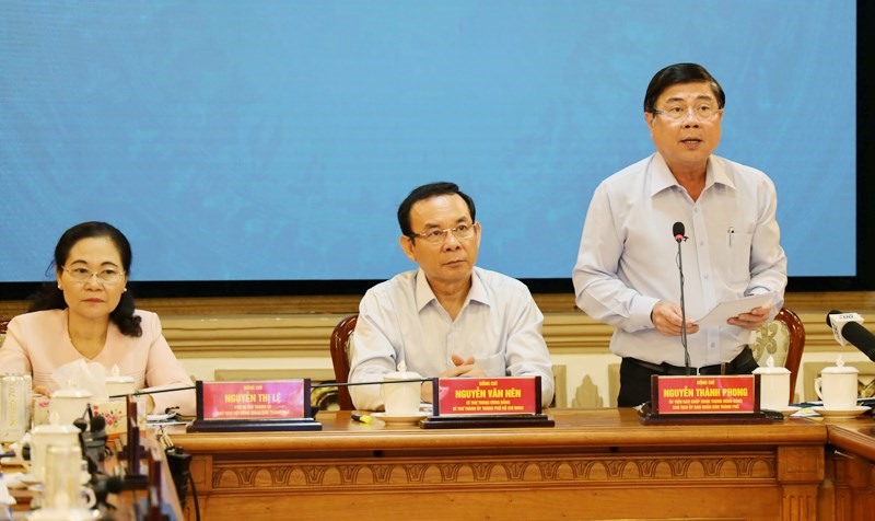 Ông Nguyễn Thành Phong - Chủ tịch UBND thành phố Hồ Chí Minh phát biểu tại Hội nghị. Ảnh SGGP