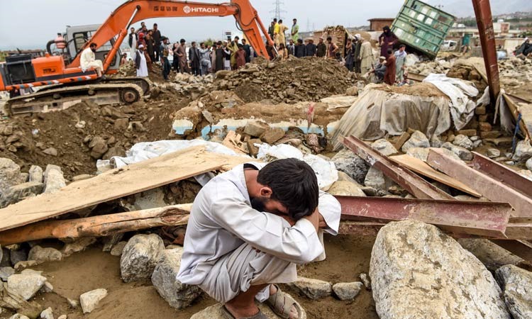 Lũ quét giết chết hơn 150 người ở Afghanistan Lũ quét ở miền bắc Afghanistan đã giết chết hơn 150 người vào ngày 26 tháng 8, theo hãng tin AP . Đã phải gánh chịu gánh nặng của đại dịch COVID-19 và các cuộc tấn công gần đây của Taliban, khu vực sau đó phải đối mặt với hàng trăm người bị thương và thiệt hại nặng nề.