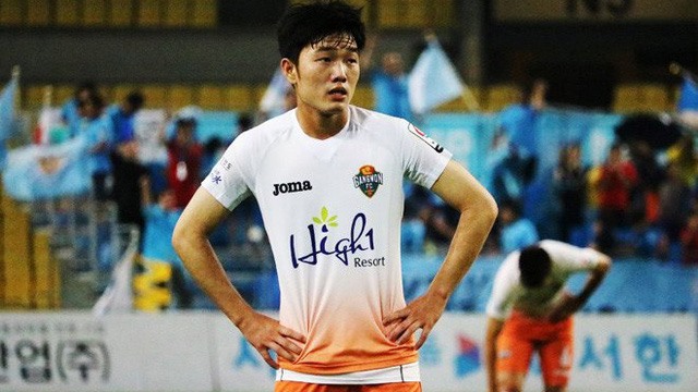Xuân Trường thi đấu tại K.League 2 năm nhưng số lần ra sân của anh cho Incheon United và Gangwon FC không nhiều. Ảnh: Gangwon FC.