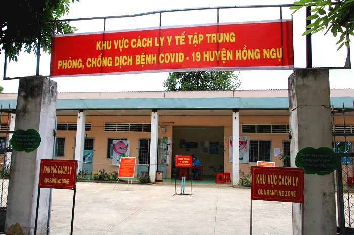 Khu cách ly Trung tâm y tế huyện Hồng Ngự, nơi sẽ cách ly 8 trường hợp F1 của bệnh nhân 1452 âm tính với SASR-CoV-2. Ảnh: LT