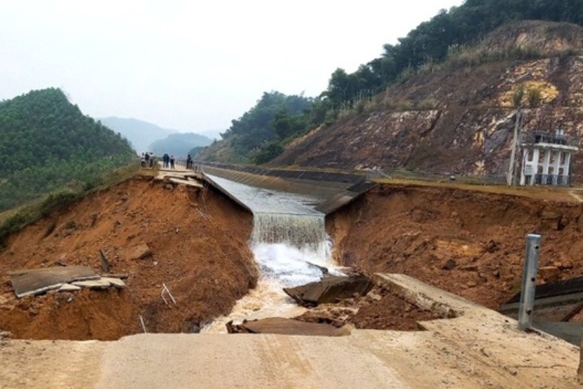 Sự cố vỡ kênh Bắc Sông Chu - Nam Sông Mã (ở Thanh Hóa). Ảnh: D.T