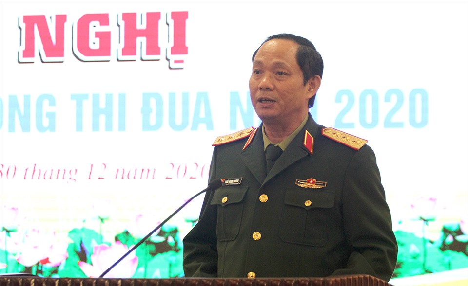 Thượng thướng Trần Quang Phương - Phó Chủ nhiệm Tổng Cục chính trị Quân đội nhân dân Việt Nam chủ trì Hội nghị. Ảnh T.Vương