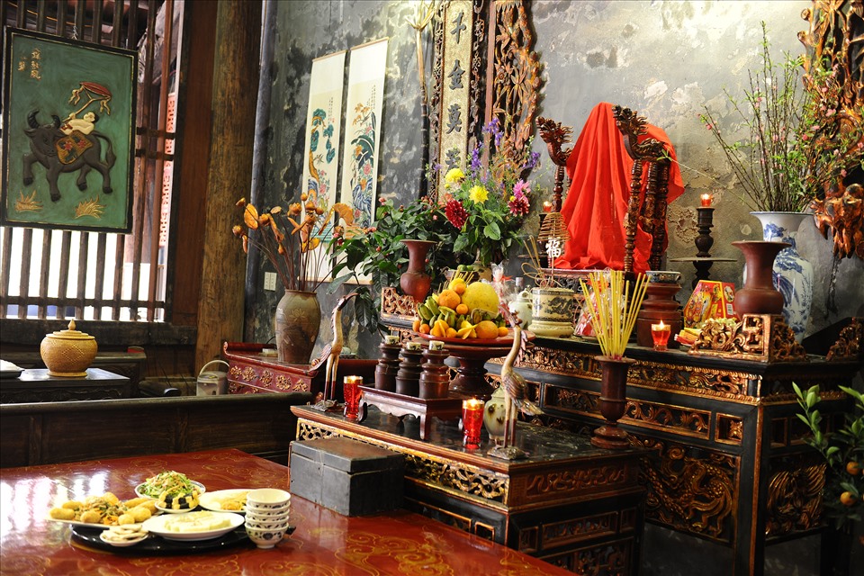 Phục dựng hồn Việt trong gian thờ tổ tiên