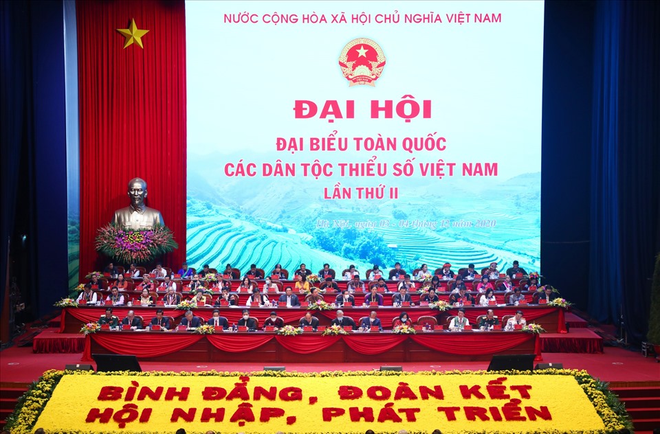 Đại hội Đại biểu toàn quốc các dân tộc thiểu số - một sự kiện lịch sử quan trọng của đất nước. Đây là nơi để các đại biểu thiểu số tại Việt Nam trao đổi, thảo luận và đưa ra những giải pháp quan trọng cho sự phát triển bền vững của đất nước. Hãy cùng đón xem những hình ảnh ấn tượng về sự kiện hội tụ tinh hoa của các dân tộc thiểu số trong đất nước Việt Nam.