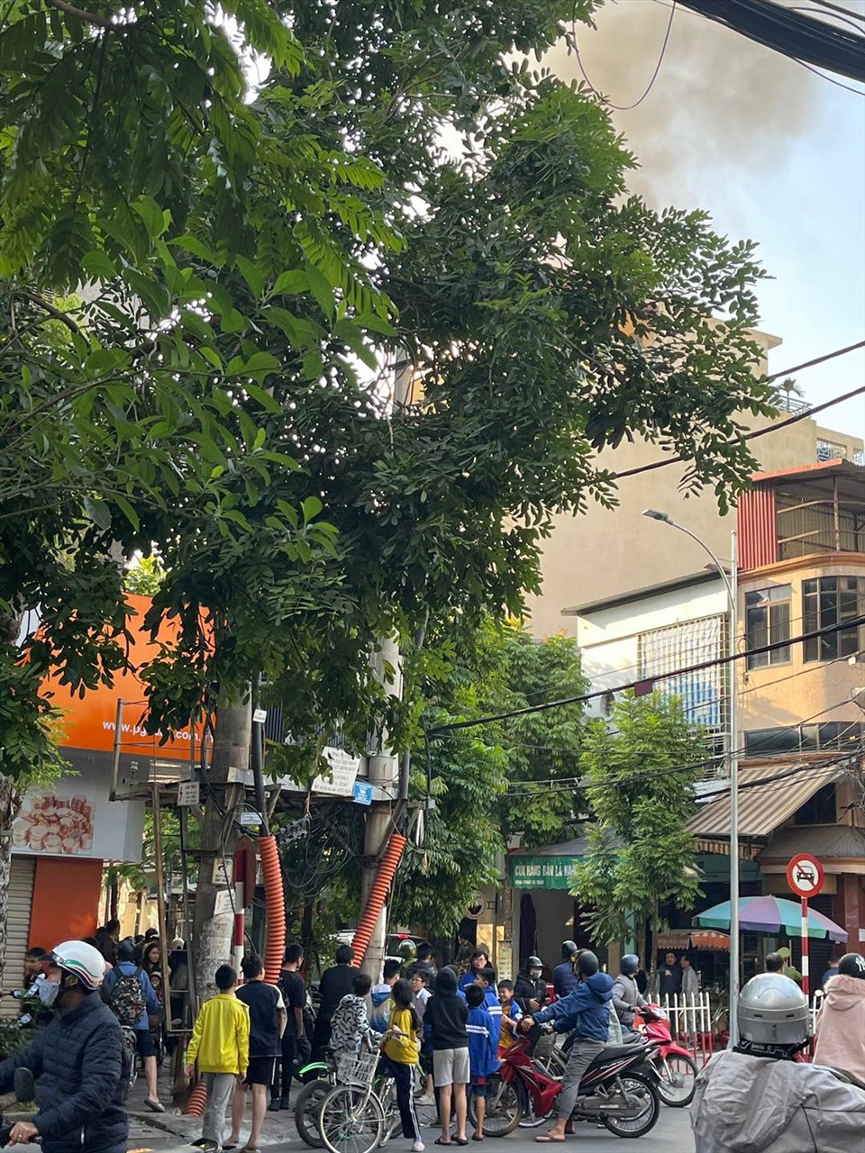 Vụ cháy tại phố Phan Bội Châu (Hải Phòng) chiều 5.12. Ảnh Hải Phòng