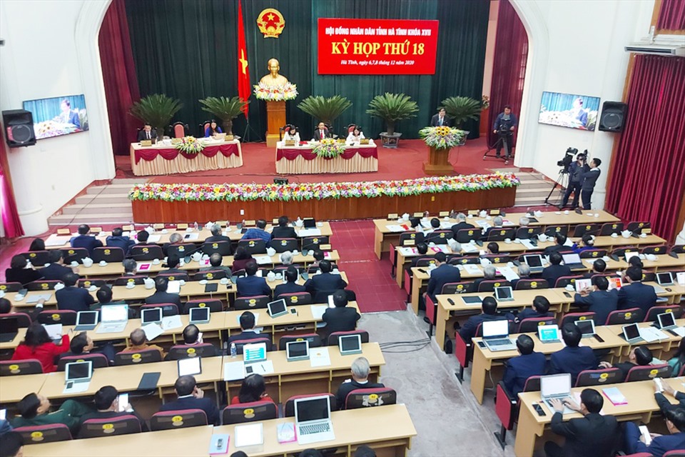 Toàn cảnh kỳ họp thứ 18 HĐND tỉnh Hà Tĩnh ngày 6.12. Ảnh: Trần Tuấn.