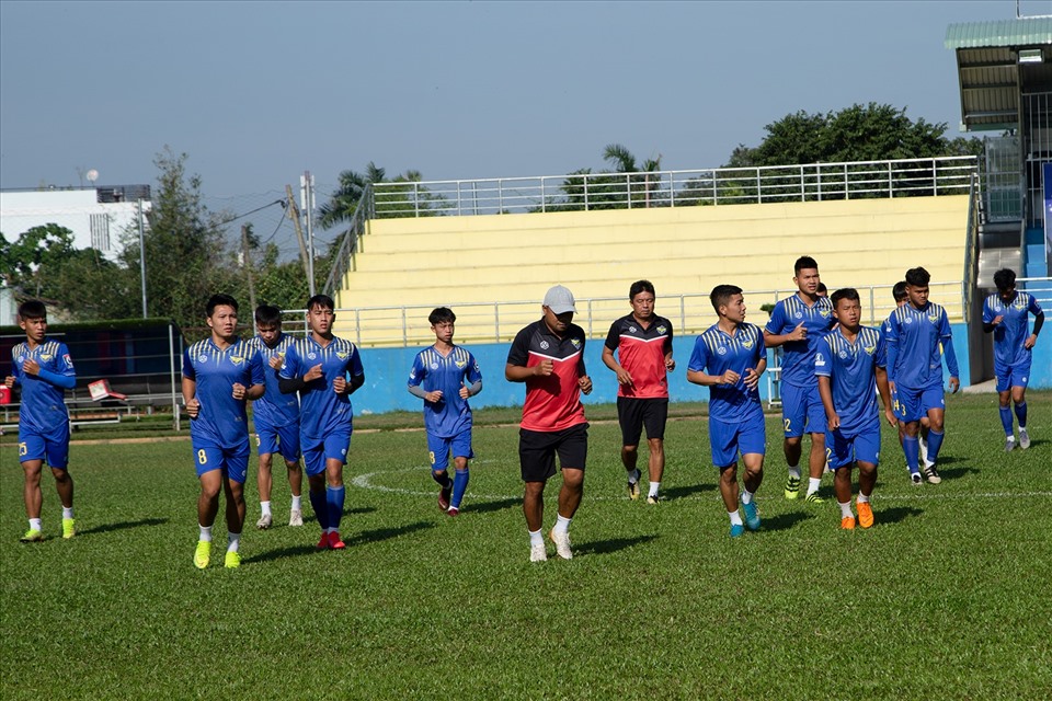 Đội Gia Định vẫn ra sân tập luyện hôm 6.12. Ảnh: Fanpage CLB Gia Định.