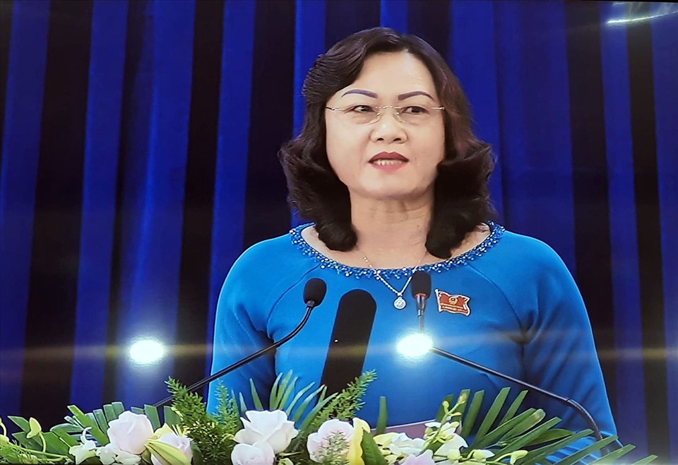 Chủ tịch HĐND tỉnh Bạc Liêu Lê Thị Ái Nam phát biểu khai mạc kỳ họp (ảnh Nhật Hồ)