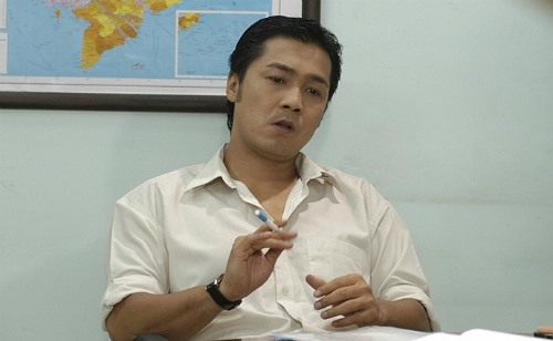 Năm 2009, Lý Hùng tái xuất trong phim truyền hình “Đô la trắng“. Nghệ sĩ nhìn trẻ hơn so với tuổi 40.
