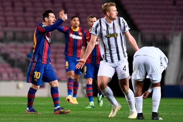 Messi bất lực trước hàng thủ Juventus. Ảnh: AFP
