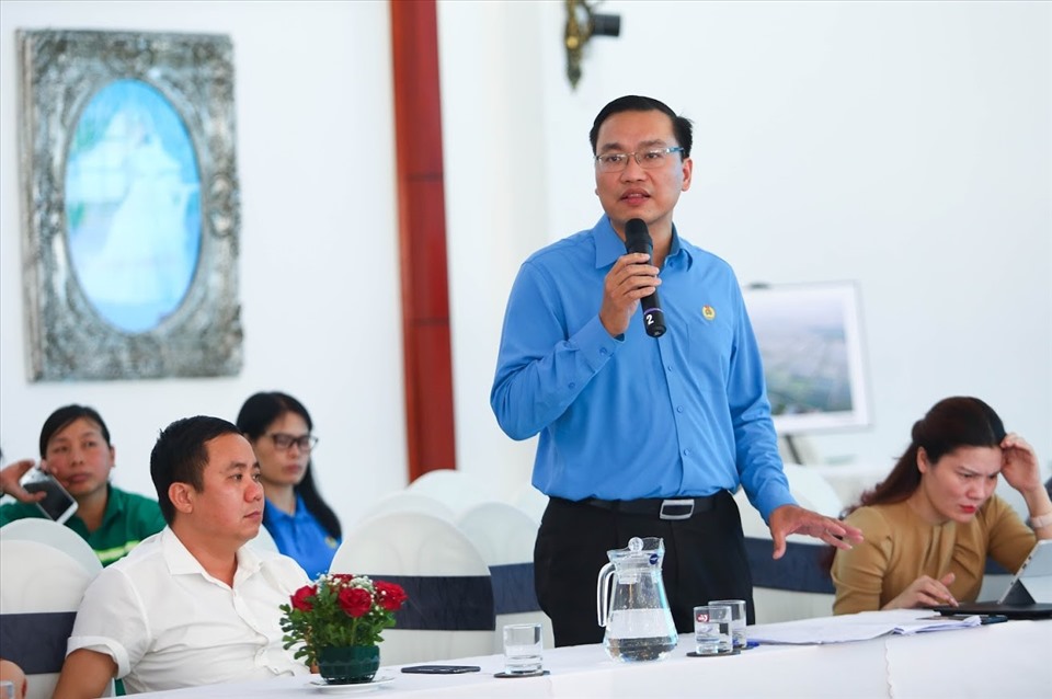 Ông Nguyễn Hồng Quang – Phó Chủ tịch Công đoàn Khu kinh tế Hải Phòng chia sẻ về các hoạt động bảo vệ môi trường của các đơn vị