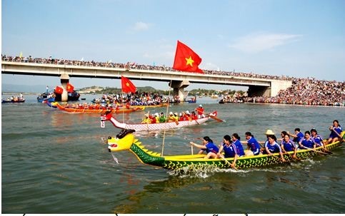 Lễ hội Sông nước Đà Nông ở Phú Yên. Ảnh: P.Y