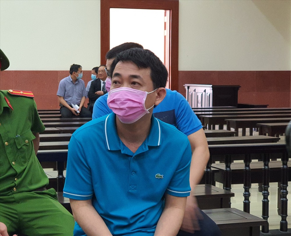 Bị cáo Nguyễn Minh Hùng tại toà sáng 10.2