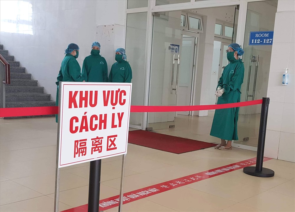 Để thực hiện công tác cách ly theo quyết định UBND TP.Hải Phòng, Bệnh viện hữu nghị Việt Tiệp bố trí đội ngũ cán bộ y tế theo từng tình huống; thực hiện giám sát y tế theo hướng dẫn của Bộ Y tế.