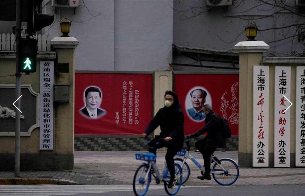 Trên các đường phố tại Bắc Kinh và Thượng Hải (Trung Quốc), lưu lượng giao thông tăng đáng kể so với những ngày trước. Ảnh: Reuters.
