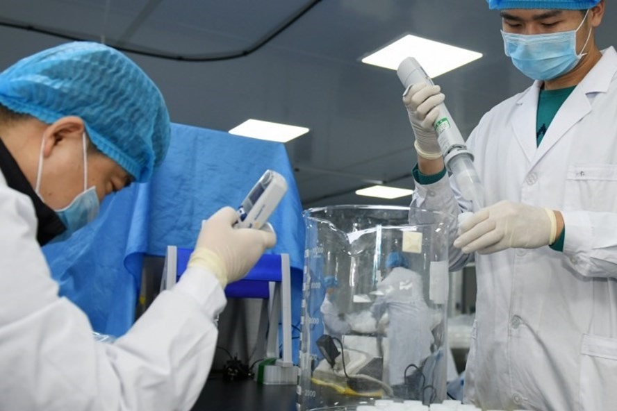Các nhà khoa học Trung Quốc đã tìm ra vắc-xin chống lại virus Corona chỉ trong 2 tuần nghiên cứu. Ảnh: China Internet