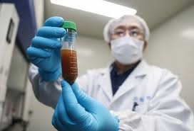 Vắc-xin mRNA kích hoạt phản ứng miễn dịch của cơ thể, điều này giống như xây dựng một “nhà máy dược phẩm” trong cơ thể con người. Ảnh: China Internet