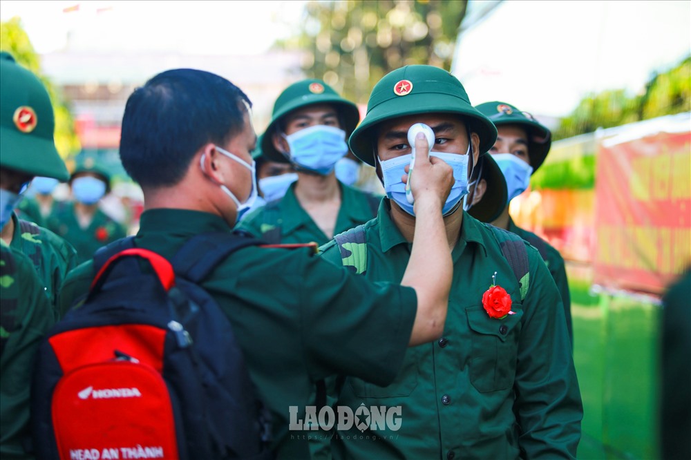 Trong đợt dịch virus Corona, các biện pháp phòng ngừa được áp dụng. “UBND và HĐND quận Thủ Đức đã chuẩn bị khẩu trang y tế, dung dịch rửa tay cho quân nhân và người nhà. Các xe chở quân nhân cũng được khử trùng để phòng ngừa dịch cúm do virus corona“, Chủ tịch UBND quận Thủ Đức thông tin.