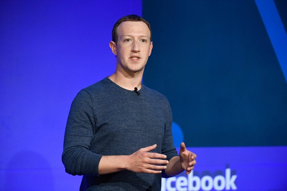 Sau một năm đầy bê bối khiến khối tài sản của Mark Zuckerberg bị hao hụt, CEO Facebook đang có khoảng thời gian kinh doanh đỉnh cao. Ông đã vươn lên từ vị trí thứ 3 trong danh sách sau khi tụt khỏi top 3 vào năm ngoái. Ảnh: ST