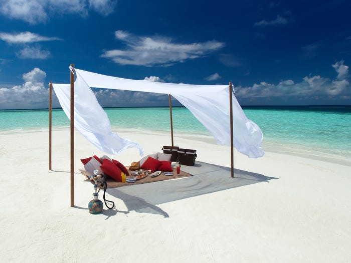 Resort cũng chuẩn bị sẵn những địa điểm lý tưởng cho các du khách muốn trải nghiệm những chuyến picnic trên bờ biển.