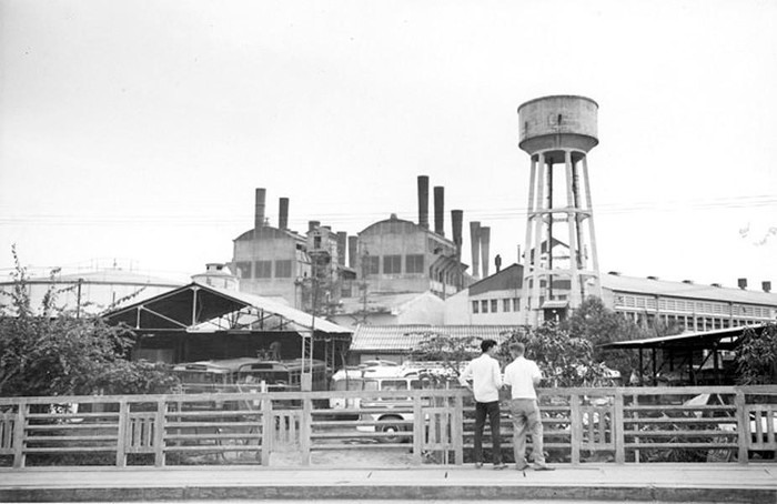 Nhà đèn Chợ Quán, địa danh được coi là một biểu tượng của kỹ nghệ nhiệt điện Pháp, công trình tân tiến của nền công nghiệp phương Tây ở xứ sở Đông Dương nay đã không còn.