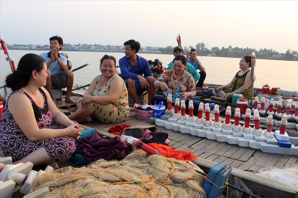 Phút thanh thản của các gia đình chuyên đánh bắt cá Bông Lau