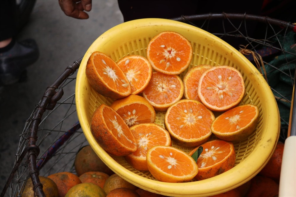 Loại cam được dùng làm nước ép chủ yếu là cam được nhập từ Hà Giang,Yên Bái...