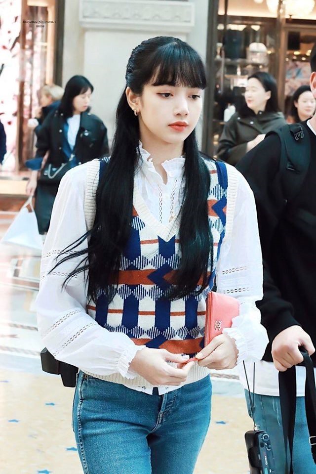 Không chỉ nổi tiếng tại Hàn Quốc, tên tuổi của Lisa đã vươn tầm châu Á và trở thành gương mặt quen thuộc của nhiều hãng thời trang nổi tiếng và xa xỉ nhất thế giới. Ảnh:  Newsen.