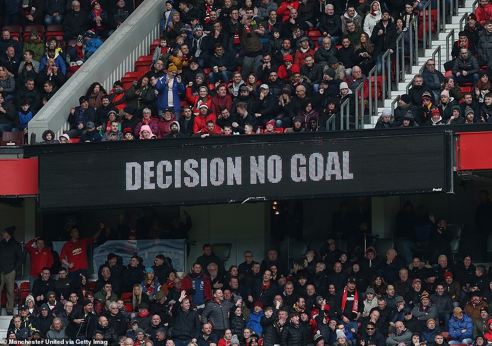 Quá xui xẻo cho Watford. Ảnh: Getty.