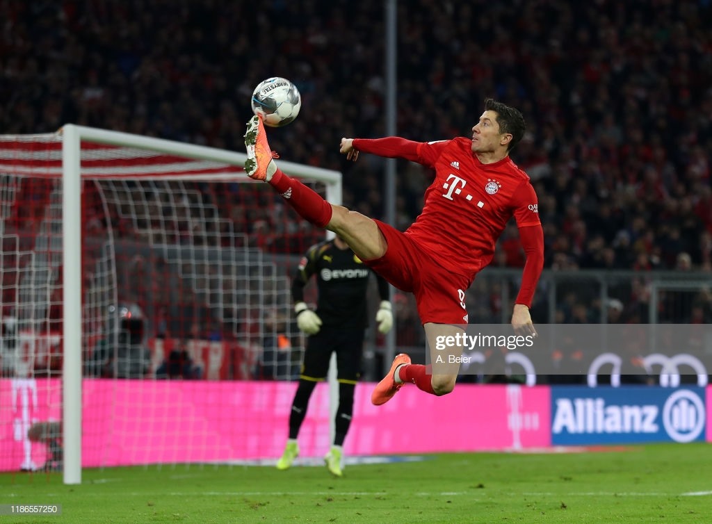 2. Robert Lewandowski (Bayern Munich): 25 bàn thắng (50 điểm)