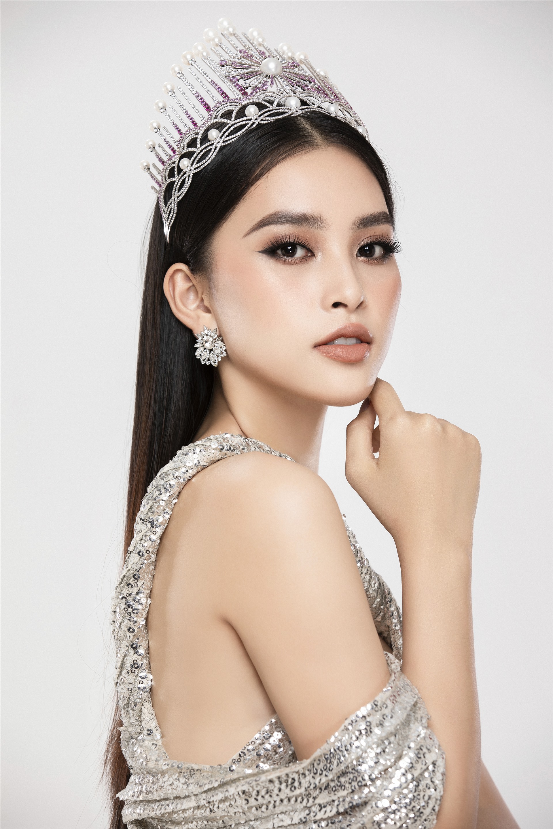 Cả ba đã tham gia và đại diện xứng đáng cho các cô gái Việt Nam tại các cuộc thi sắc đẹp có uy tín trên thế giới, trong đó Hoa hậu Trần Tiểu Vy lọt vào Top 5 cuộc thi Hoa hậu Nhân ái của Miss World 2018. Ảnh: Lê Thiện Viễn.
