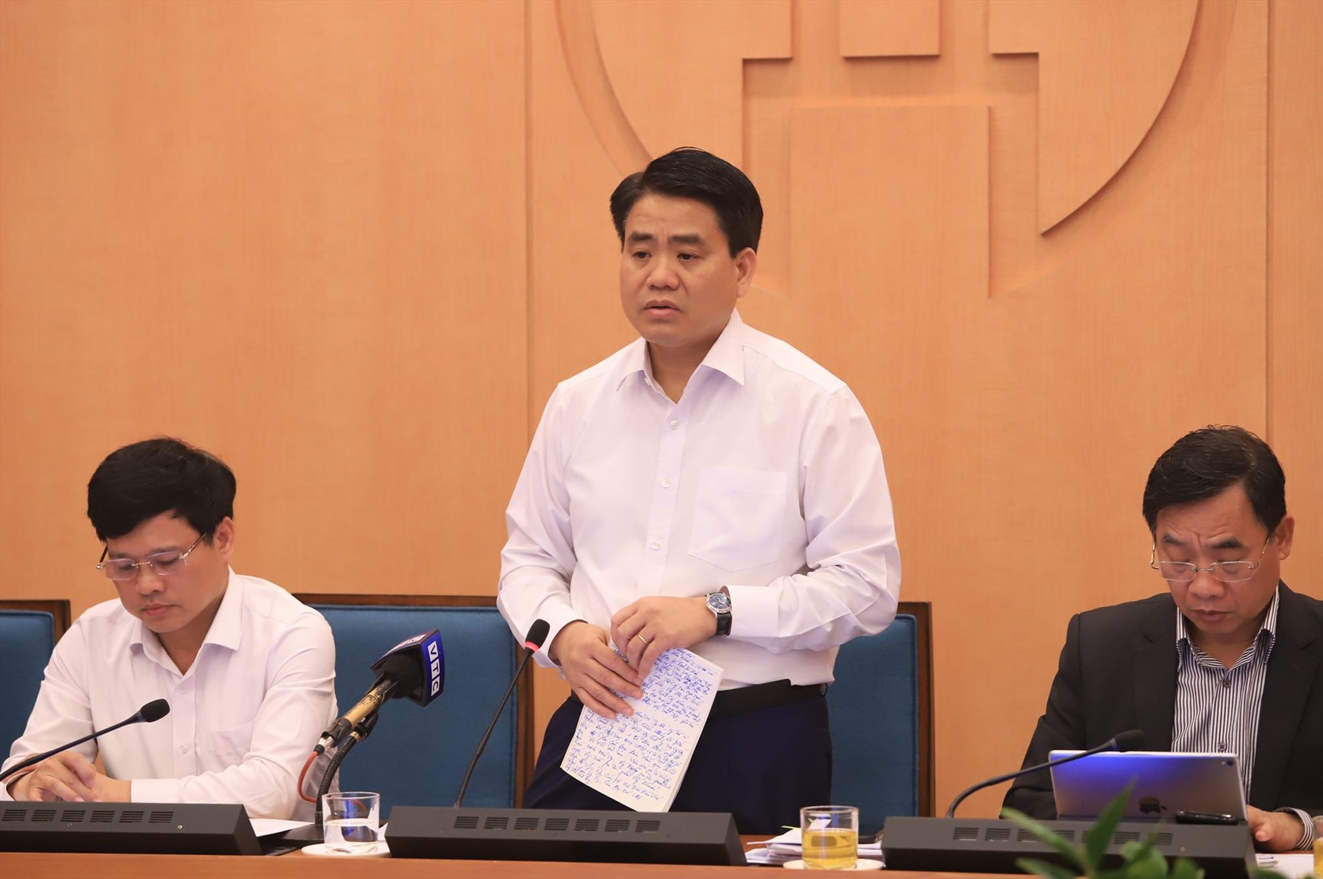 Chủ tịch UBND thành phố Hà Nội cho biết, cuối tuần sẽ quyết định cho học sinh nghỉ học hay không.