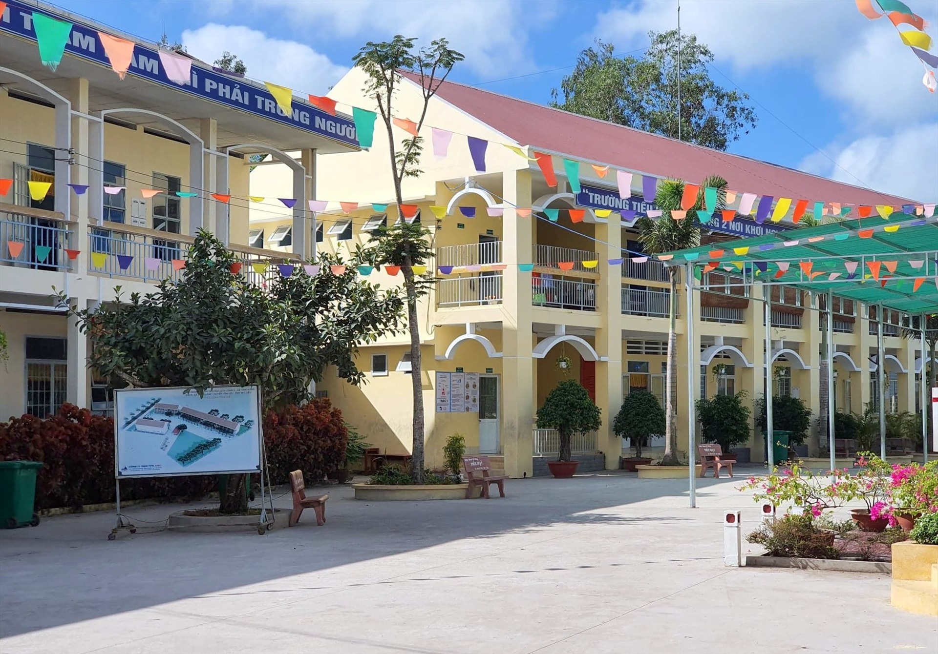 Một trường tiểu học tại Bạc Liêu đóng cửa từ sau Tết nguyên đán vì COVID-19. Ảnh: Nhật Hồ