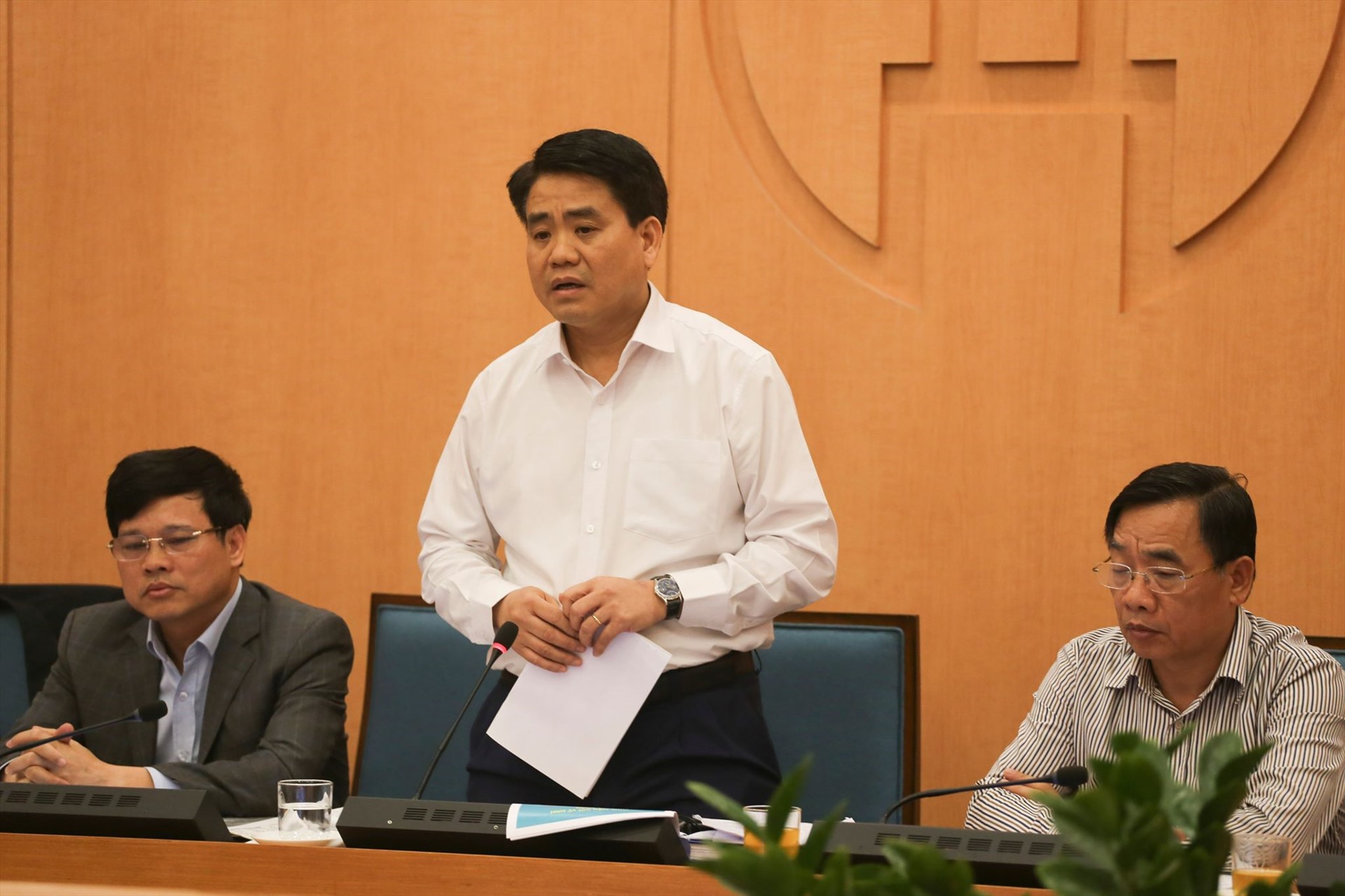 Chủ tịch UBND thành phố Hà Nội chủ trì cuộc họp. Ảnh: TV