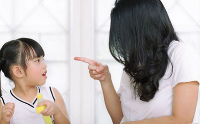 Cha mẹ hay cằn nhằn con cái thường gây ra suy nghĩ tiêu cực cho con