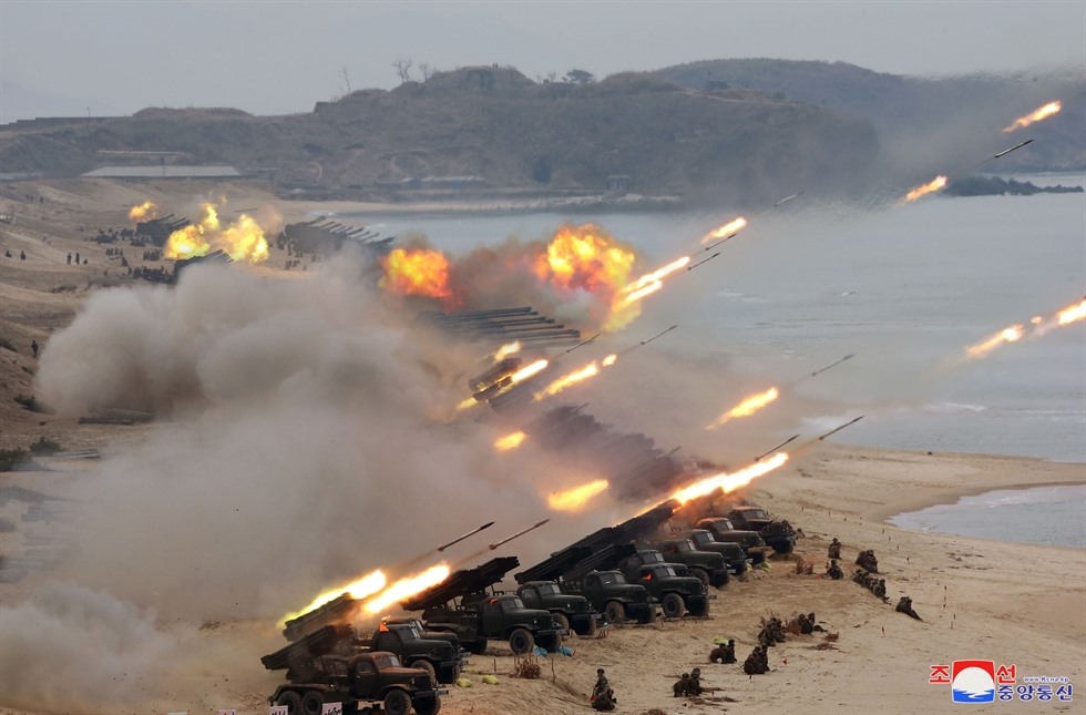 Hình ảnh trong cuộc tập trận của Triều Tiên được truyền thông nhà nước công bố ngày 28.2. Ảnh: Yonhap.
