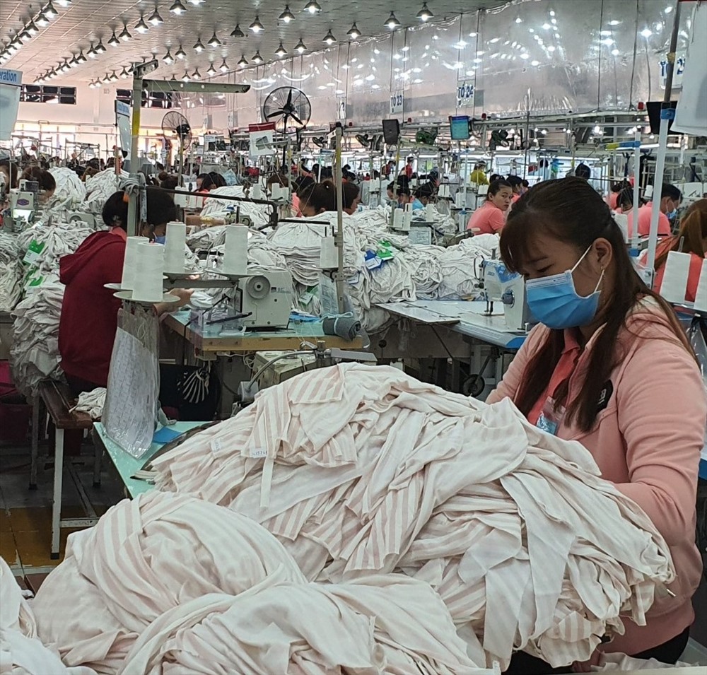 Công ty Triple Việt Nam yêu cầu chuyên gia nước ngoài hạn chế tiếp xúc công nhân để đề phòng lây nhiễm dịch bệnh. Ảnh T.H