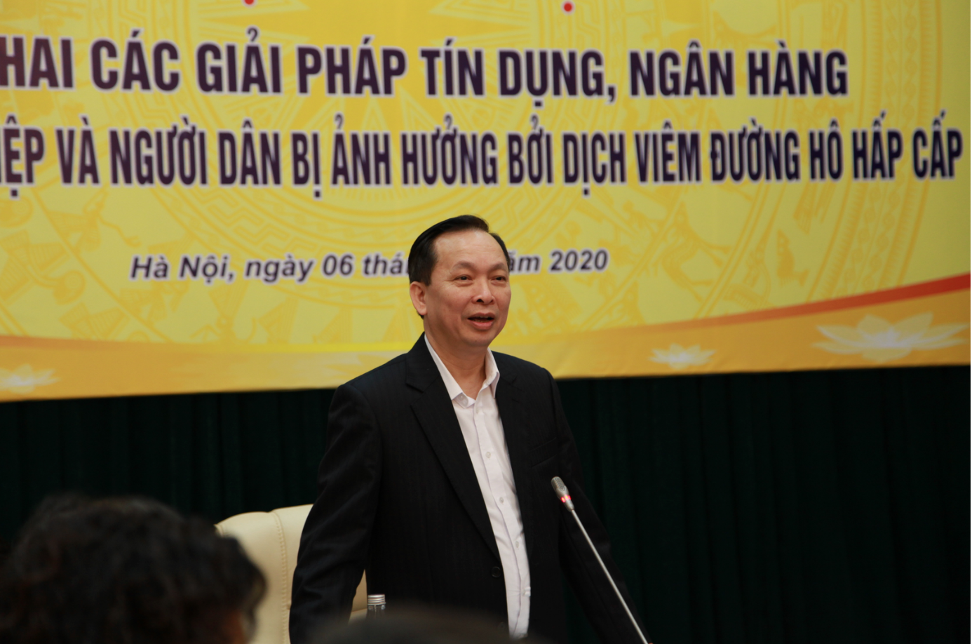 Phó Thống đốc thường trực NHNN Đào Minh Tú phát biểu tại Hội nghị ngày 6.2 . Ảnh TBNH
