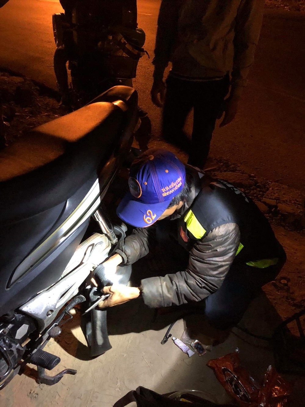 SOS Tân An là dịch vụ hỗ trợ khẩn cấp tại địa bàn Tân An - Long An, giúp các tài xế tìm được giải pháp nhanh chóng khi gặp sự cố về xe cộ. Hãy cùng khám phá hình ảnh về dịch vụ này để đảm bảo an toàn và thuận tiện trong việc di chuyển hàng ngày.