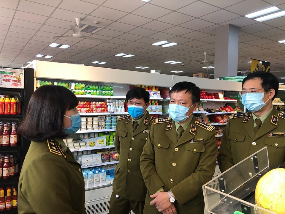 Phó tổng cục trưởng Hoàng Ánh Dương làm việc với Cục QLTT tỉnh Lai Châu và đi khảo sát thực tế tại một số siêu thị.