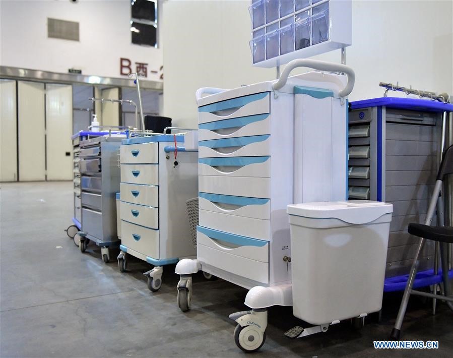 Các thiết bị y tế phục vụ trong việc chữa trị bệnh nhân nhiễm virus Corona. Ảnh: Xinhua