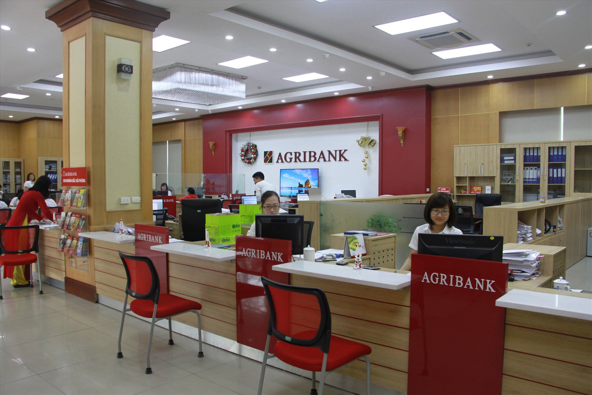 Mạng lưới rộng khắp là điểm mạnh của Agribank trong việc cung ứng sản phẩm dịch vụ hiện đại tới khách hàng